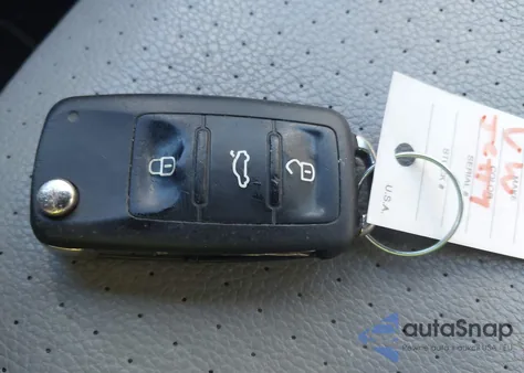 2013 Volkswagen Jetta Hybrid Se from USA, damaged, VIN 3VW637AJ1DM281498